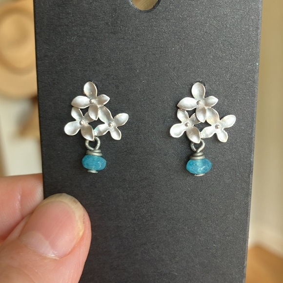 Sweet Flowers with Blue Bead Earrings-posts - Picture 3 of 5